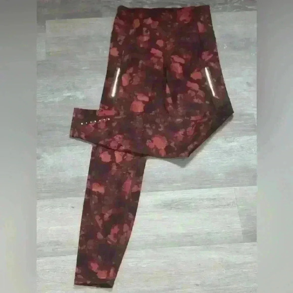 Athleta RAINIER PRINTED TIGHT size XS - Picture 5 of 13